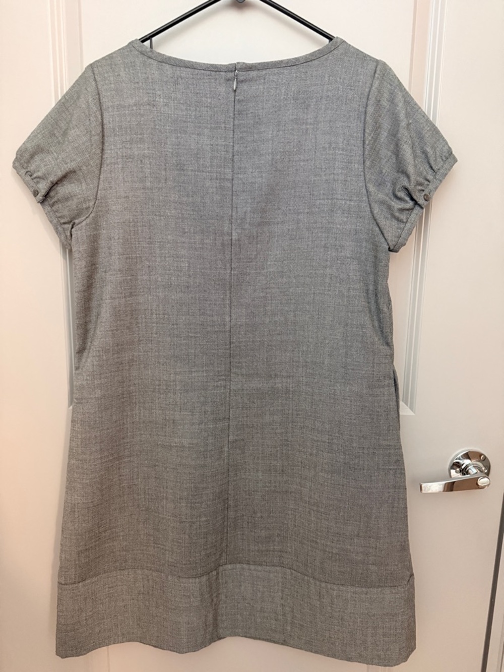 GAP Gray Short-Sleeve Ruffle Scoop Neck midi dress - Picture 2 of 2